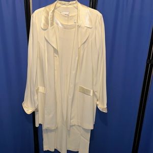 Beautiful Pastel 2-Piece Suit